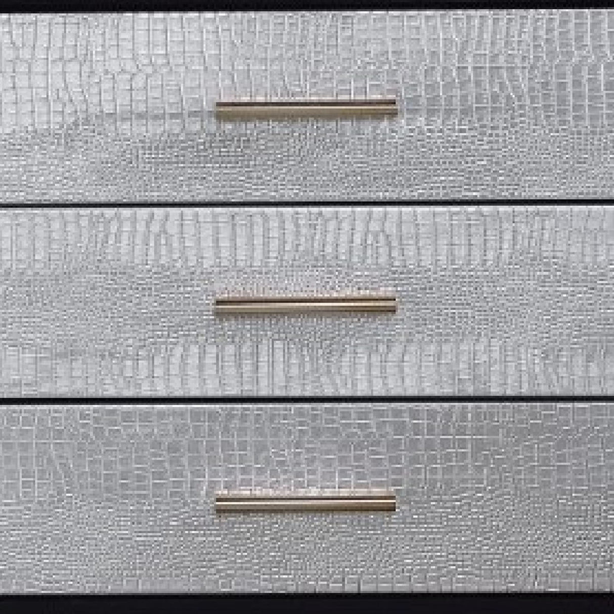 San 19 Inch Glamorous Style Nightstand, 3 Drawers