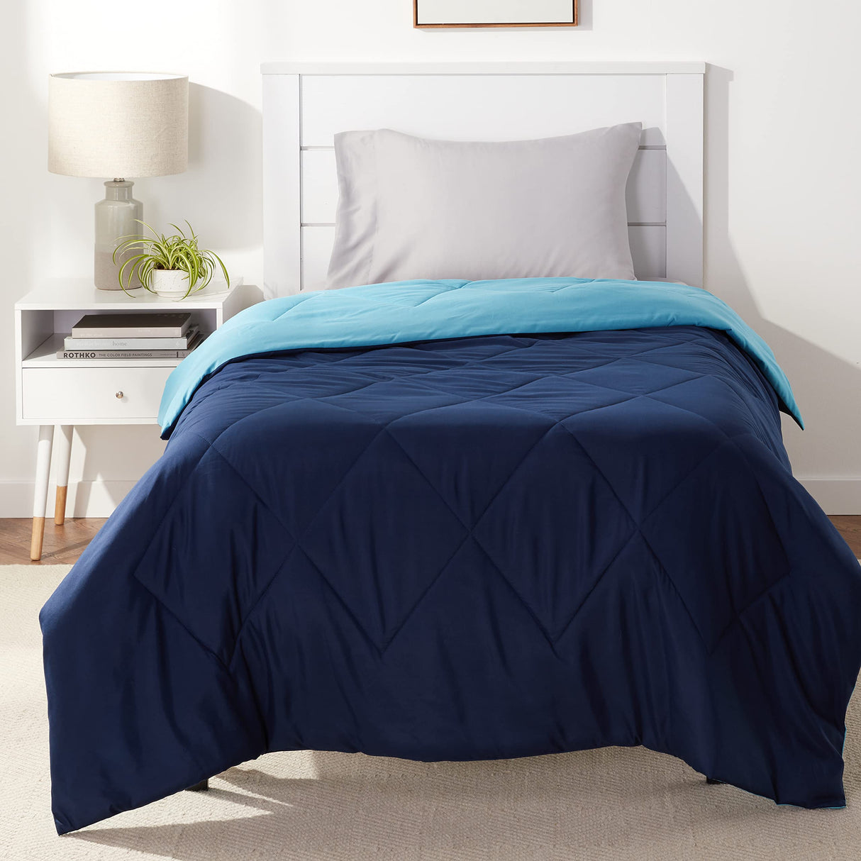 Reversible Lightweight Microfiber Comforter Blanket