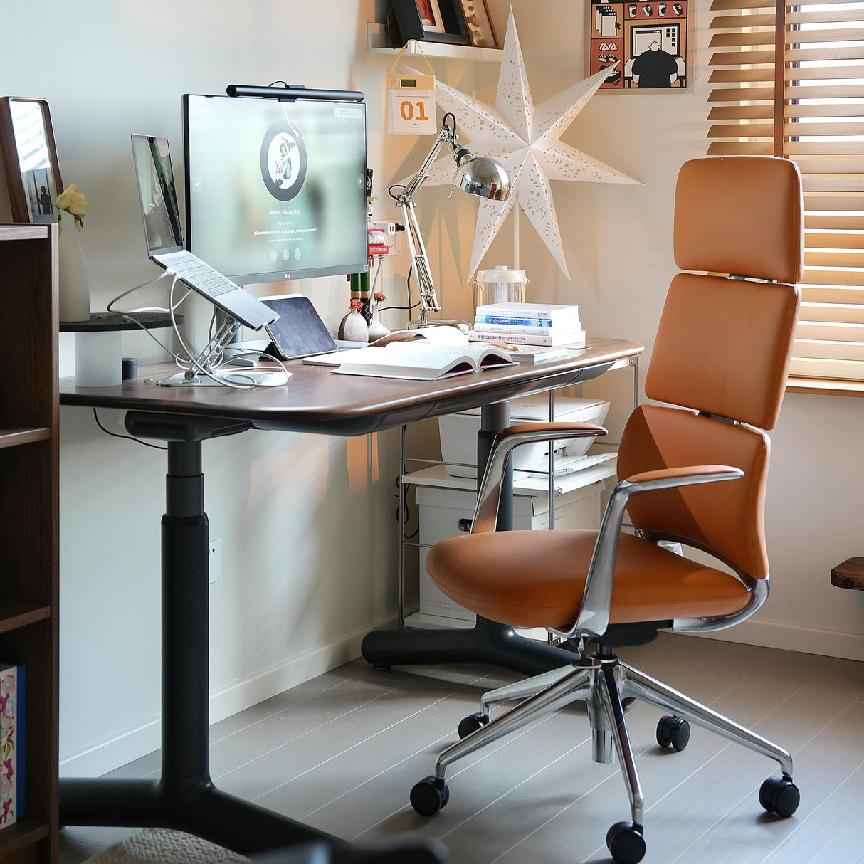 Executive Leather Office Chair - High Back Ergonomic Swivel Chair with Headrest