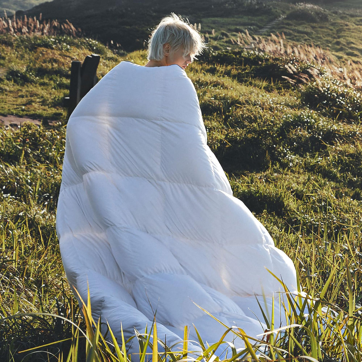 All Season Down Comforter, Ultra-Soft Goose Feather Duvet, Lightweight Quilt