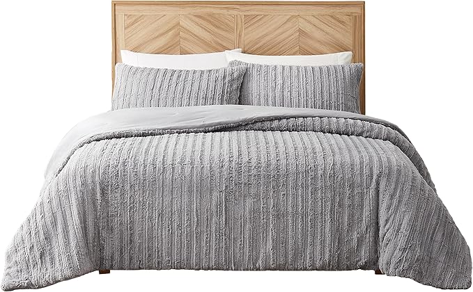 Breathable Oversized Silky Smooth Carved Stripe Pattern Faux Fur Comforter Set