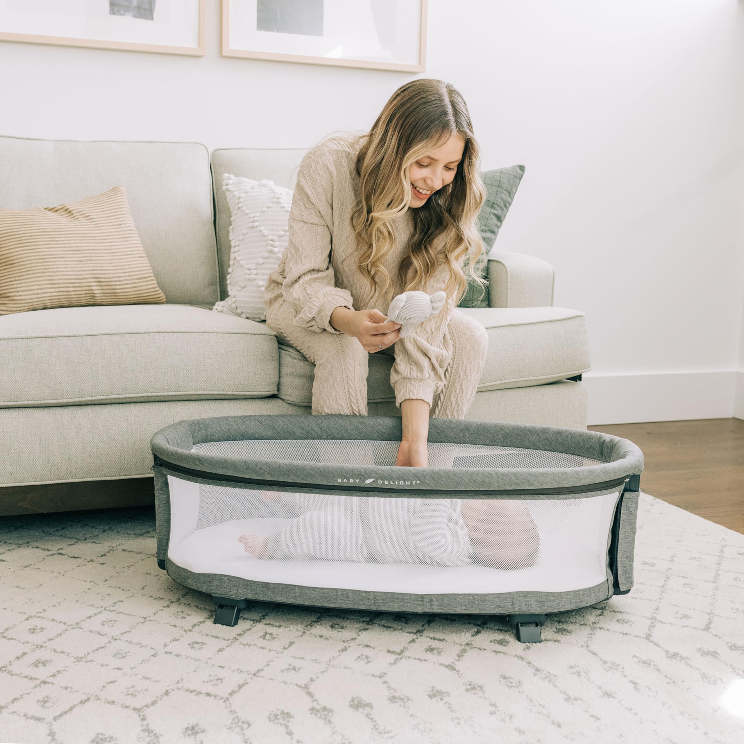 Beside Me Nova | Bedside Bassinet | Removable and Portable Bed | for Infants 0 – 5 Months