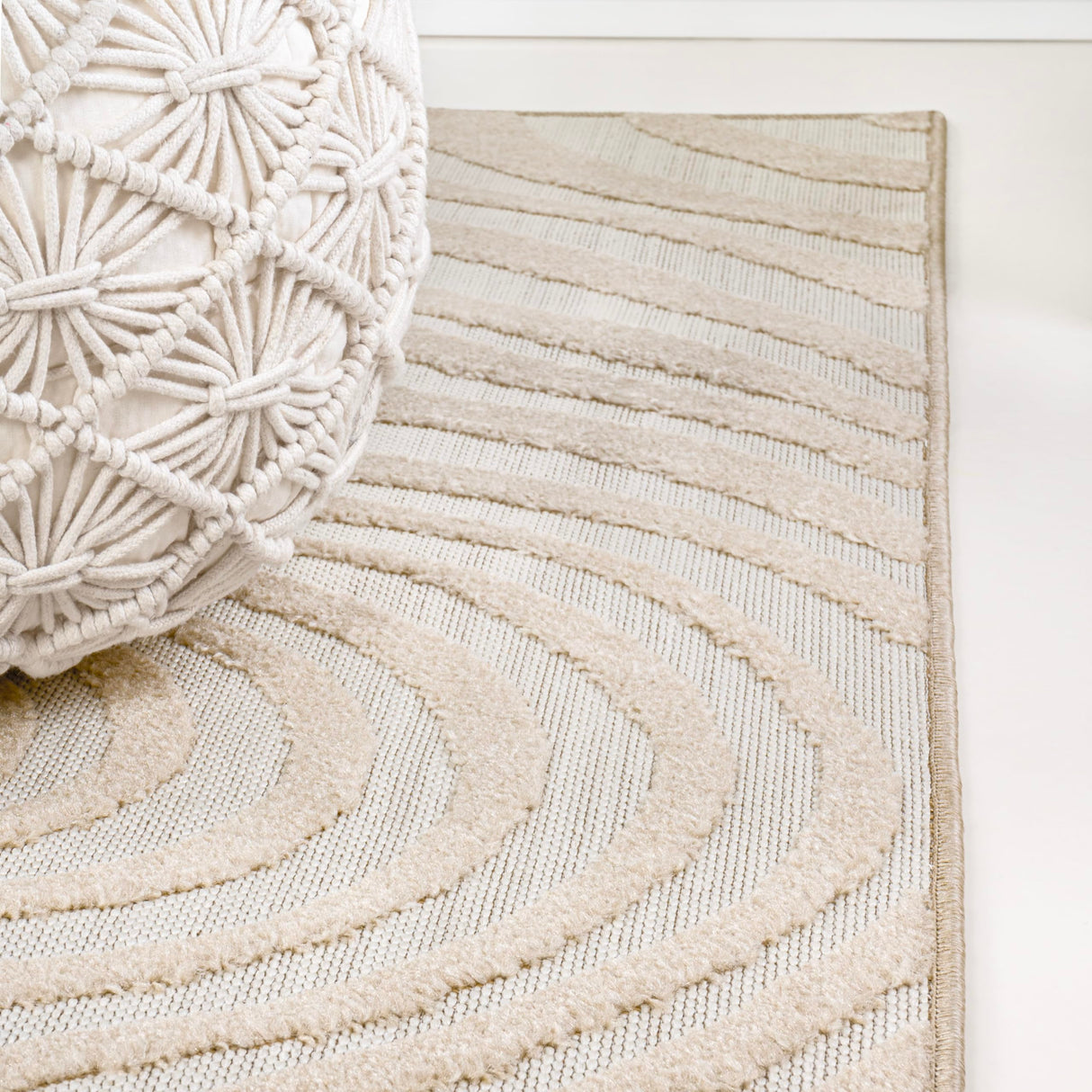 SCN103D-4 Maribo High-Low Abstract Groovy Striped Beige/Cream 4 ft. x 6 ft