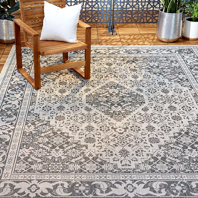 Patio Country Dahlia Transitional Medallion Indoor/Outdoor Area Rug, Grey/Black