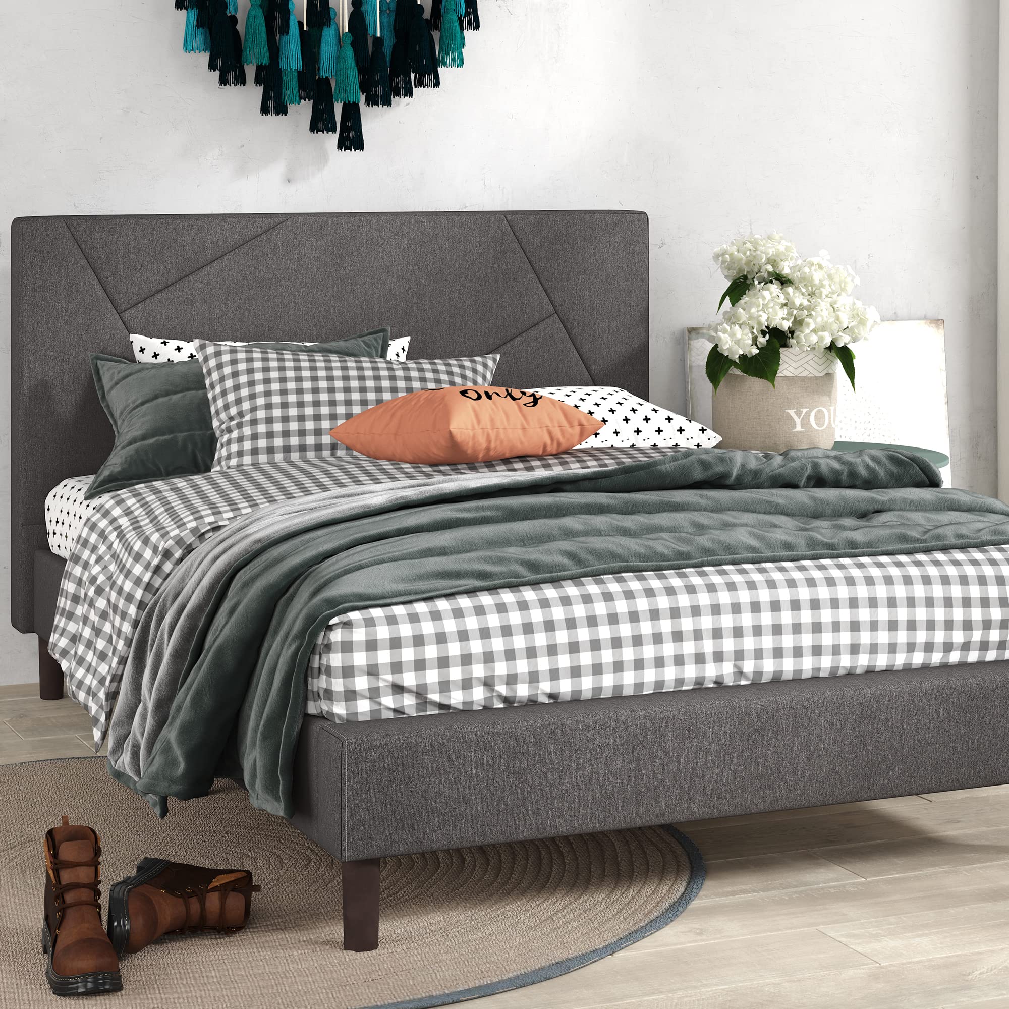 Judy Upholstered Platform Bed Frame / Mattress Foundation