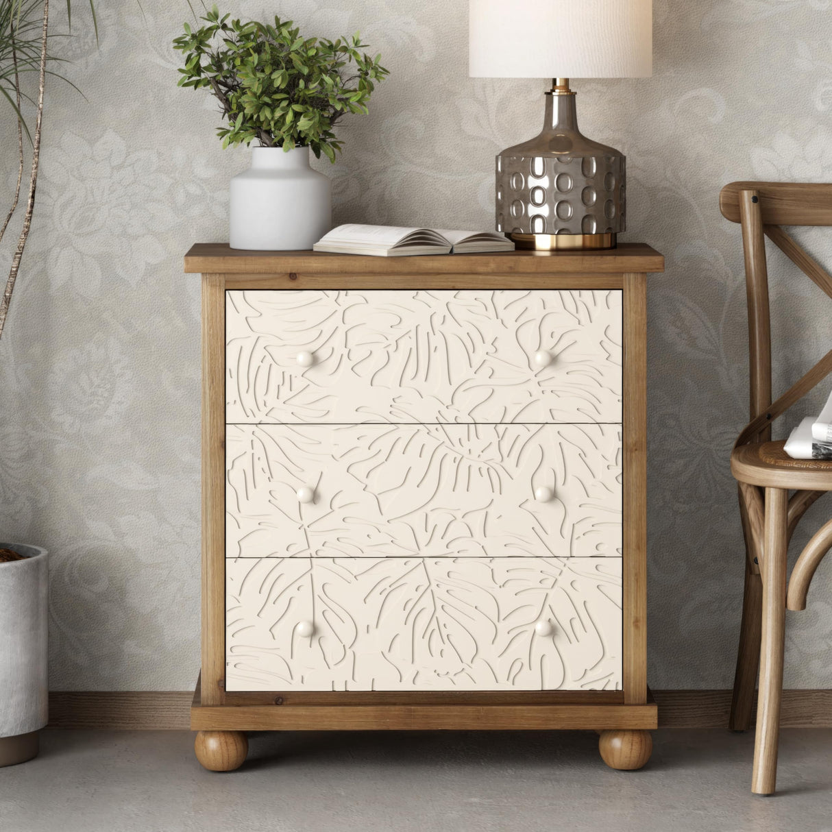Drawer Dresser with Leaves Pattern Carved