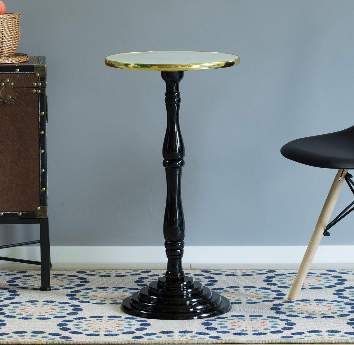 Round Wooden Side Table, Living Room Accent Pedestal End Table - Modern Furniture