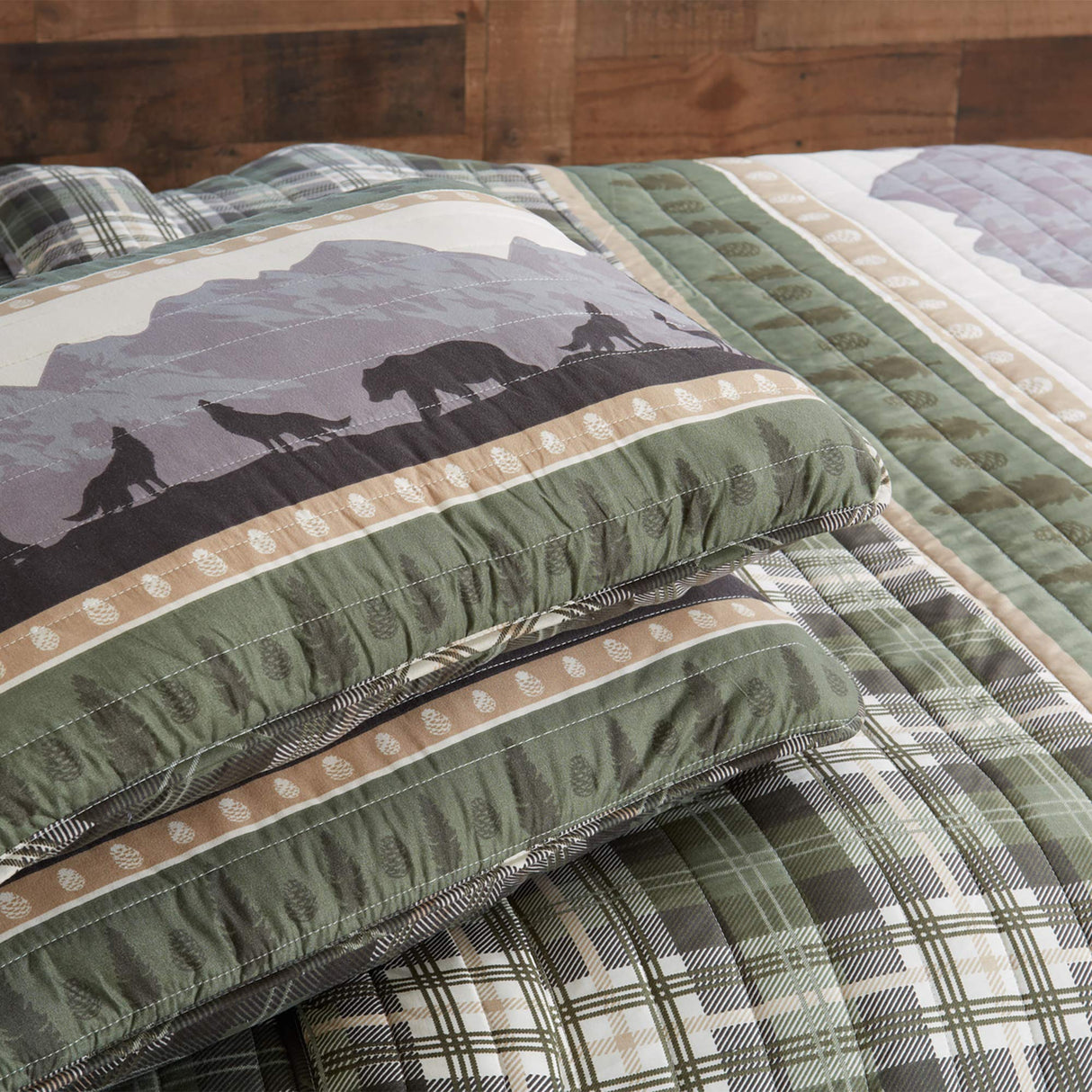 2-Piece Reversible Rustic Lodge Bedspread Quilt with 1 Sham. All-Season Quilt Set.