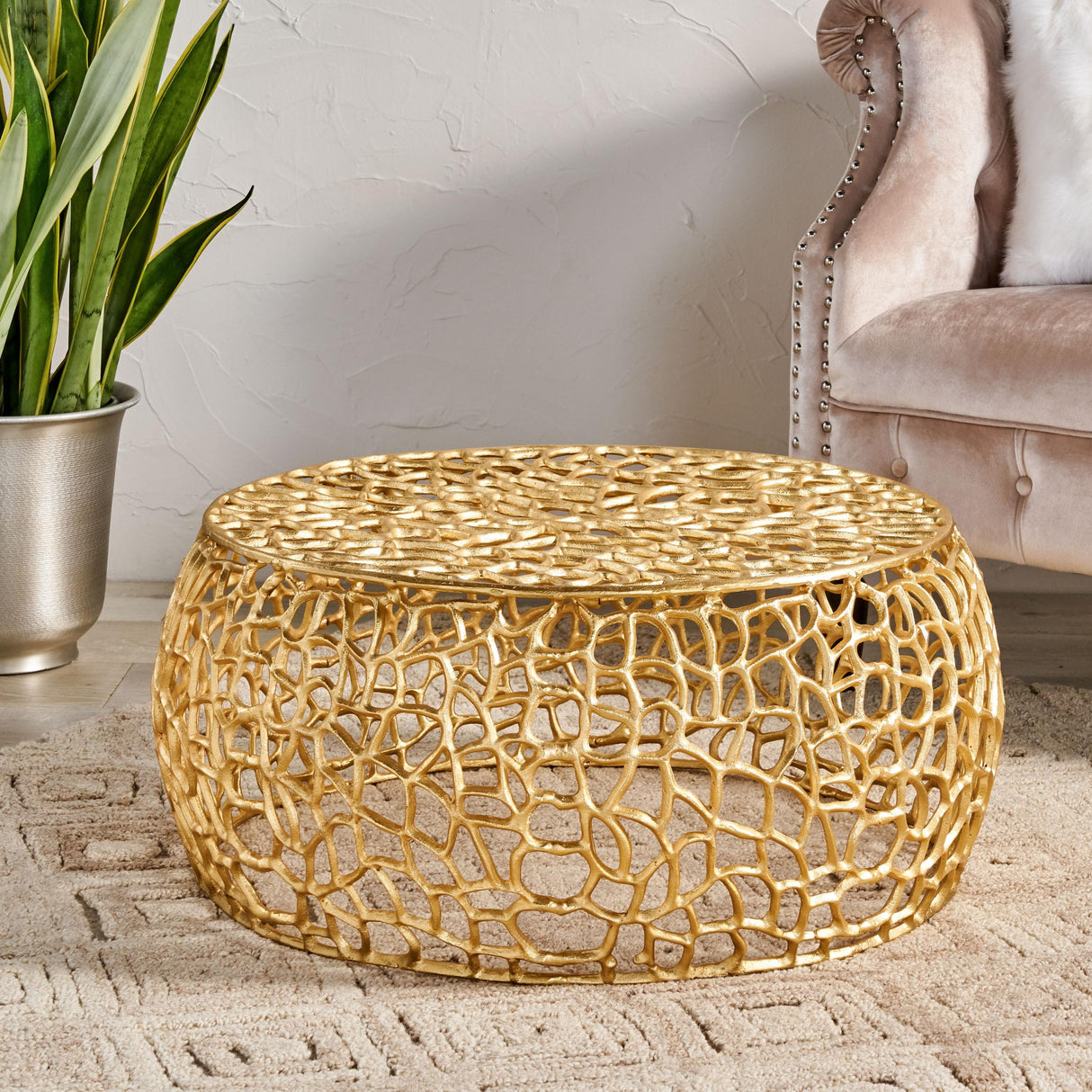 Modern Glamor Coffee Table Gold Decor Display Table Gorgeous Abstract Mesh