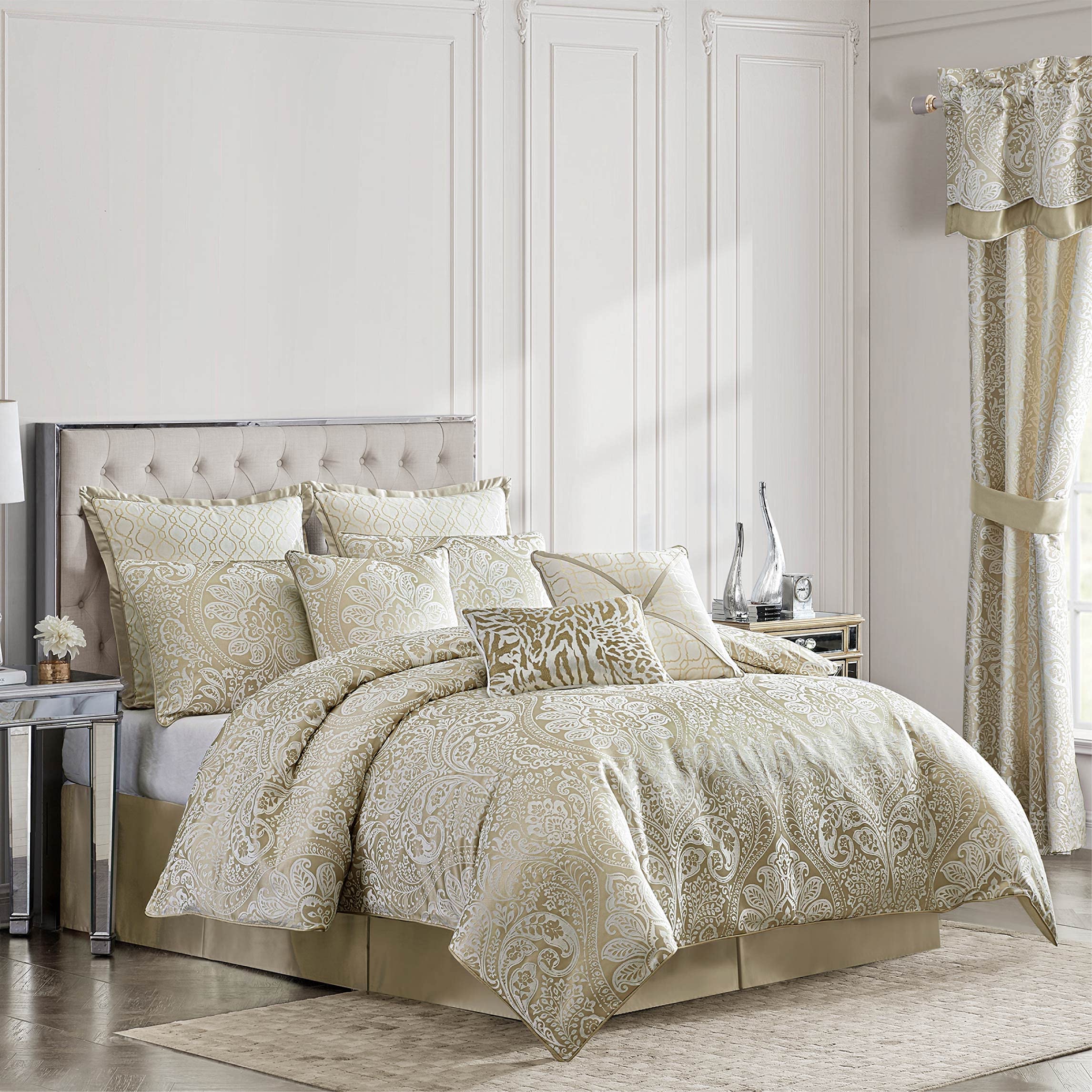 Comforter 4-Piece Set 92"x96", Champagne