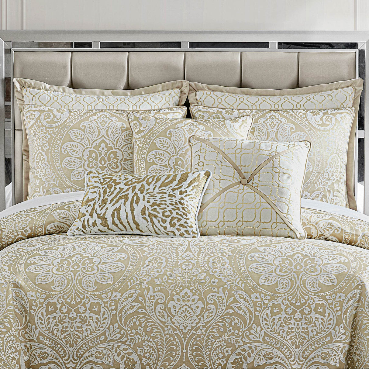 Comforter 4-Piece Set 92"x96", Champagne