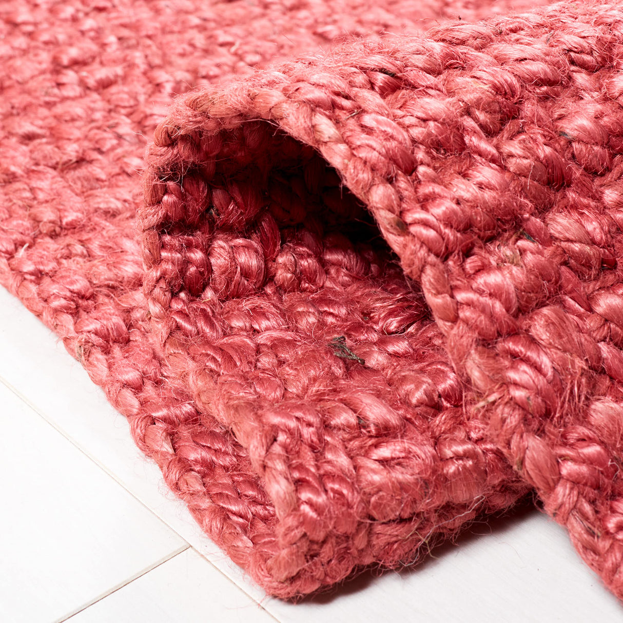 SAFAVIEH Natural Fiber Collection Area Rug - 5' x 8', Red, Handmade Farmhouse Jute, Ideal for High Traffic Areas in Living Room, Bedroom (NF730D)