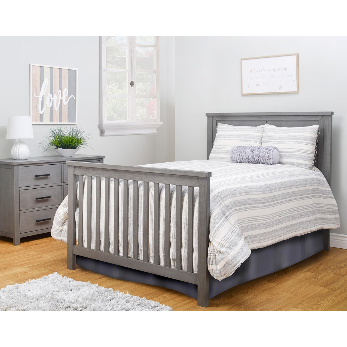 Westley Crib, Classic 4-In-1 Convertible Pannel Crib, Baby Crib Made of Wood