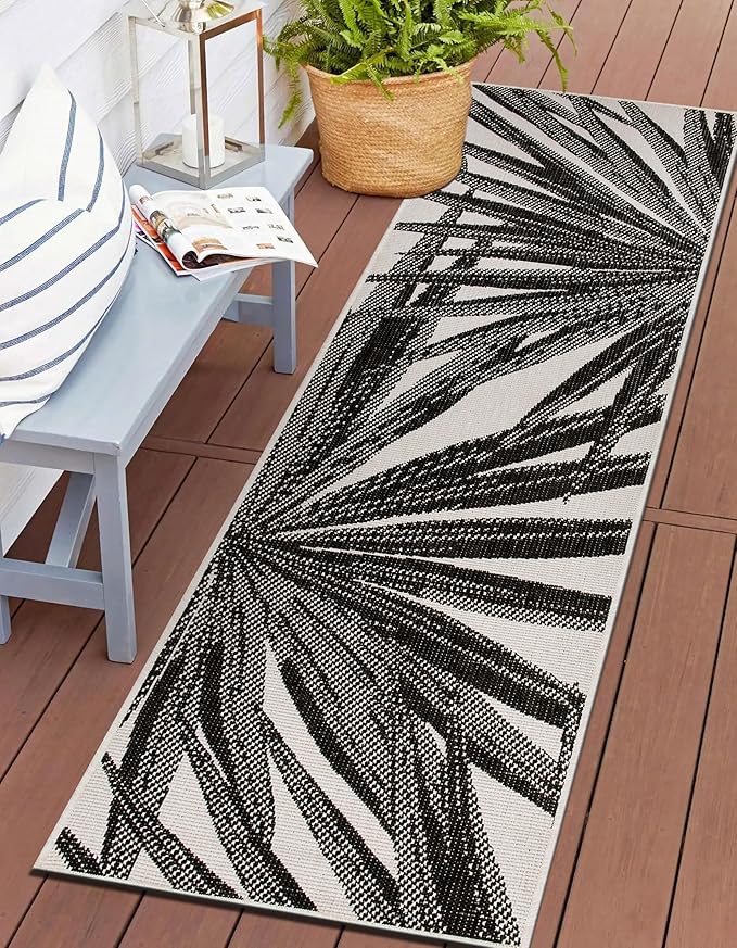 Tropical Leaves Nature Inspired Indoor/Outdoor Area Rug 5' x 7' Black