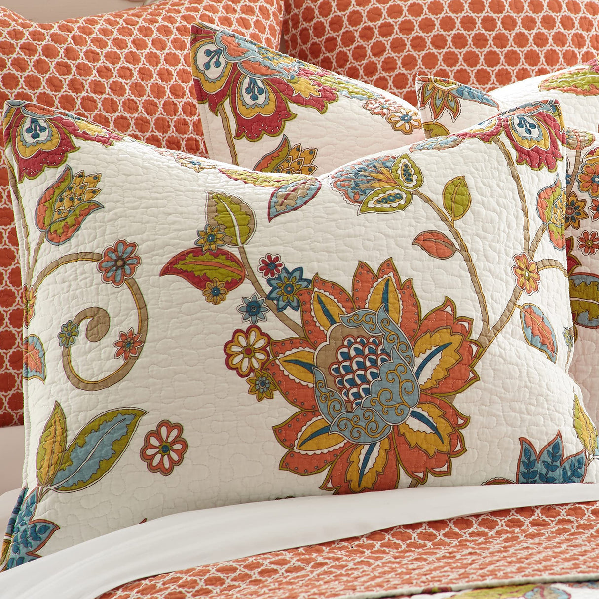 Clementine Quilt Set - King/Cal King Quilt 106x92in. + Two King Pillow Shams 36x20in.