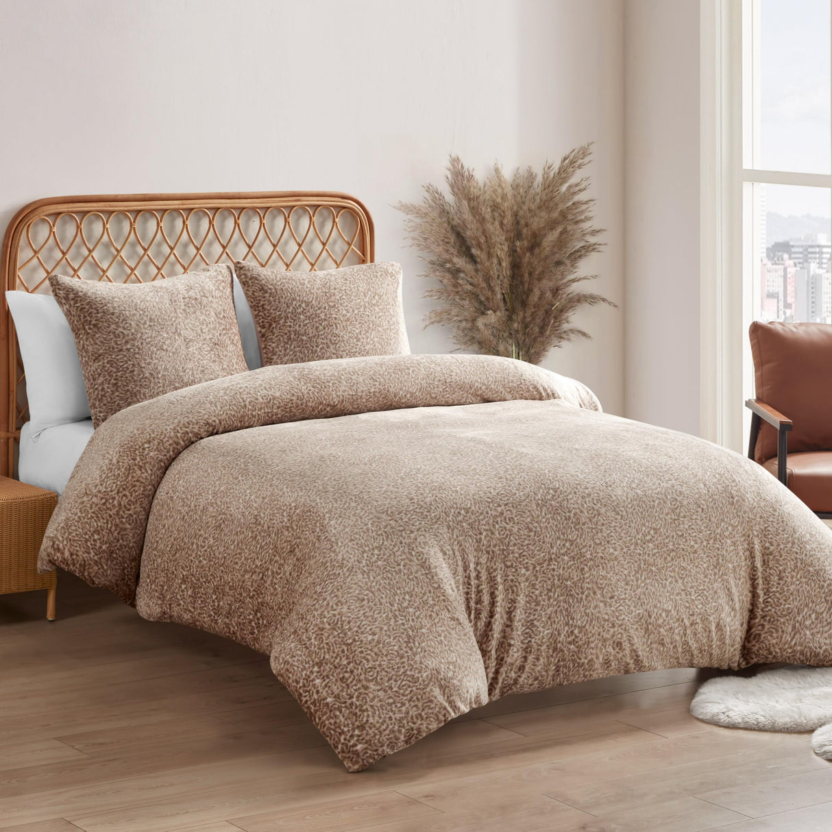 Blush Pink Leopard Printed Plush Duvet Cover Set King Size Bedding Set Ensemble - 3 Piece Set