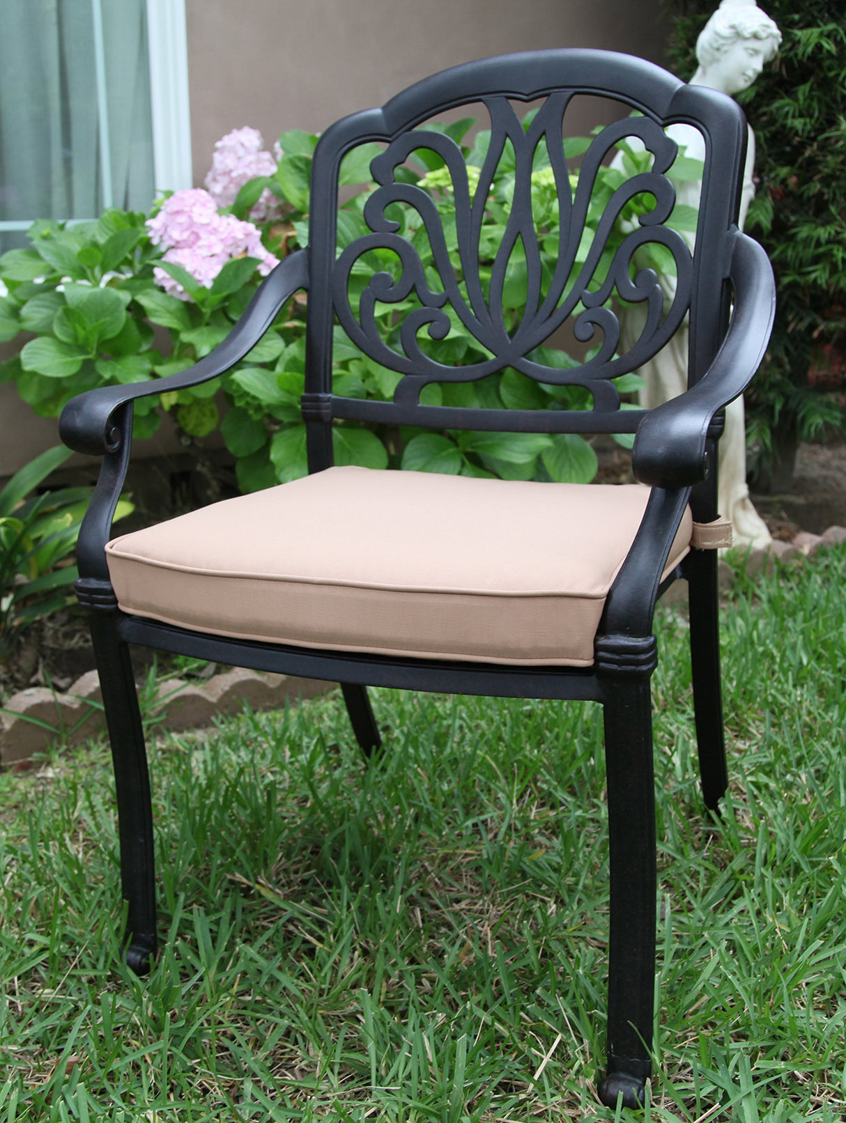 Patio Elisabeth Collection Cast Aluminum 5 Piece Rosedown Dining Set with 4 Arm Chairs