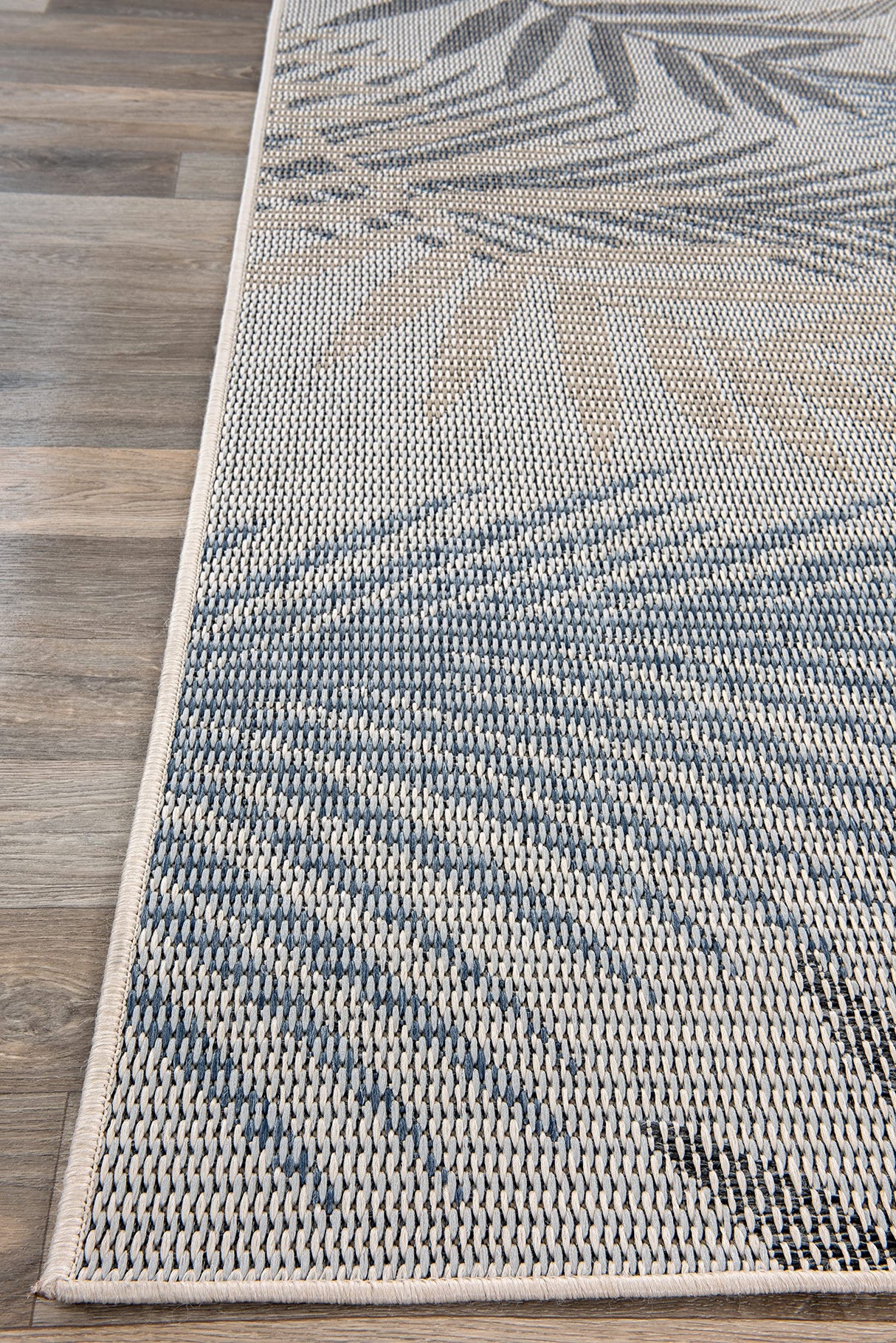 Bahama Palm Frond Indoor/Outdoor Non-Shedding Patio Deck Backyard