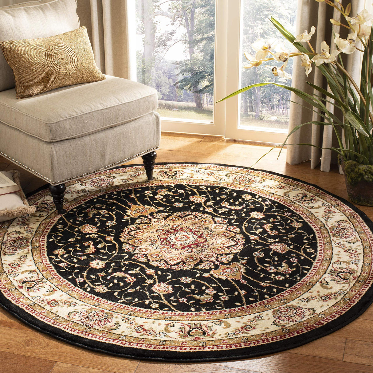 Lyndhurst Traditional Oriental Area Rug - 8' Round Black & Ivory
