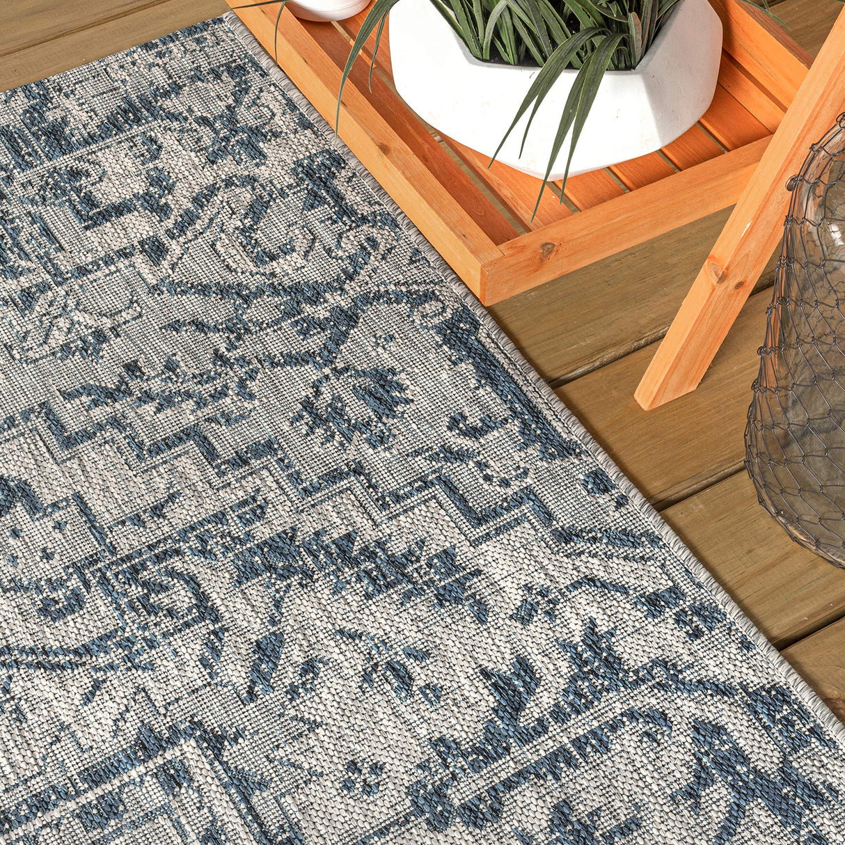 SMB105B-28 Estrella Bohemian Medallion Textured Weave Indoor Outdoor Area Rug