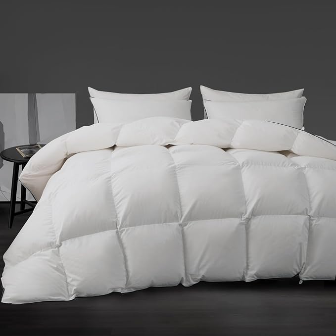 Fluffy White Goose Down Comforter with All-Season Warmth