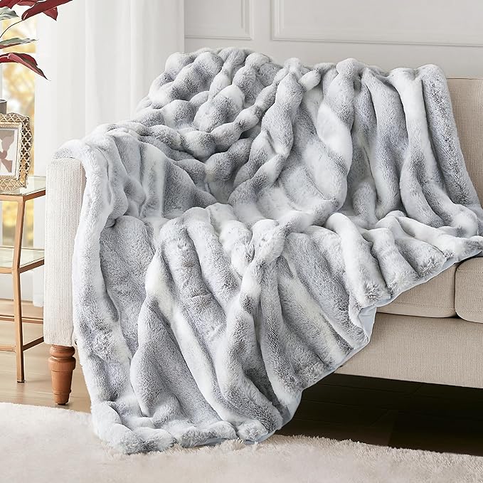 Luxury Ruched Faux Fur Throw Blanket Ultra Soft Cozy Puzzy