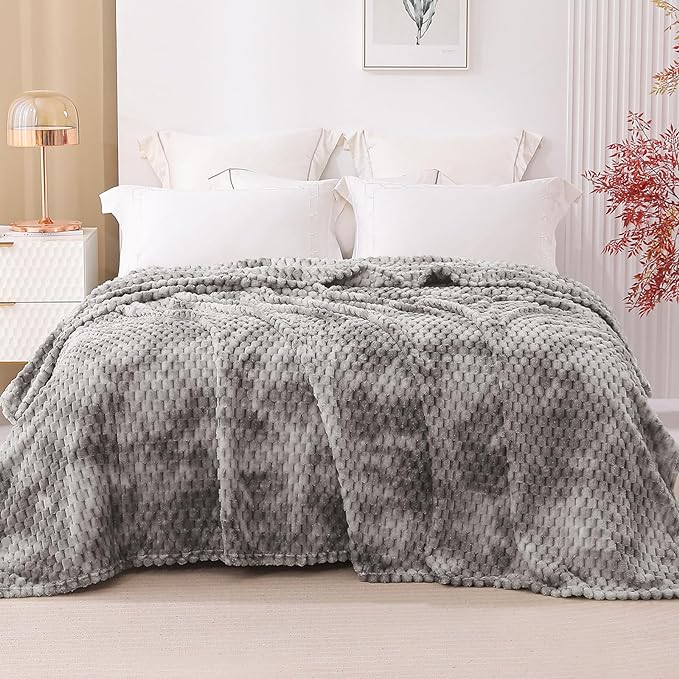 90x104 Inches 3D Clouds Stylish Jacquard Velvet Plush