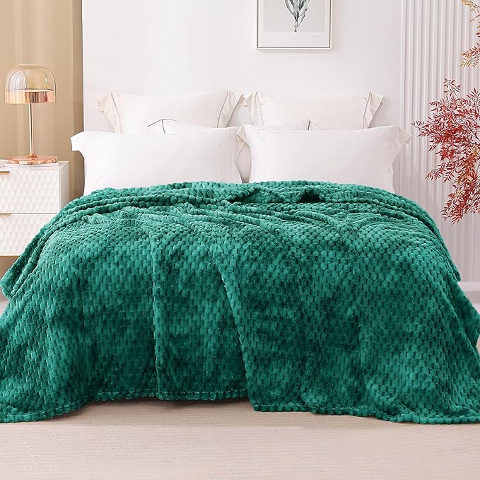 90x104 Inches 3D Clouds Stylish Jacquard Velvet Plush