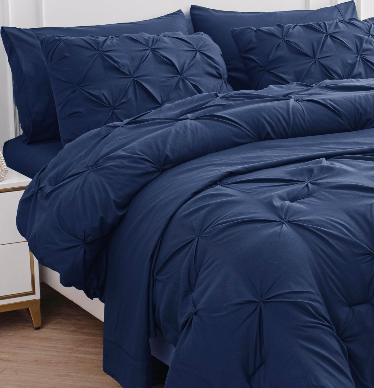 Queen Comforter Set – 7 Piece Bed in a Bag – Pinch Pleated Queen Size Bedding Set