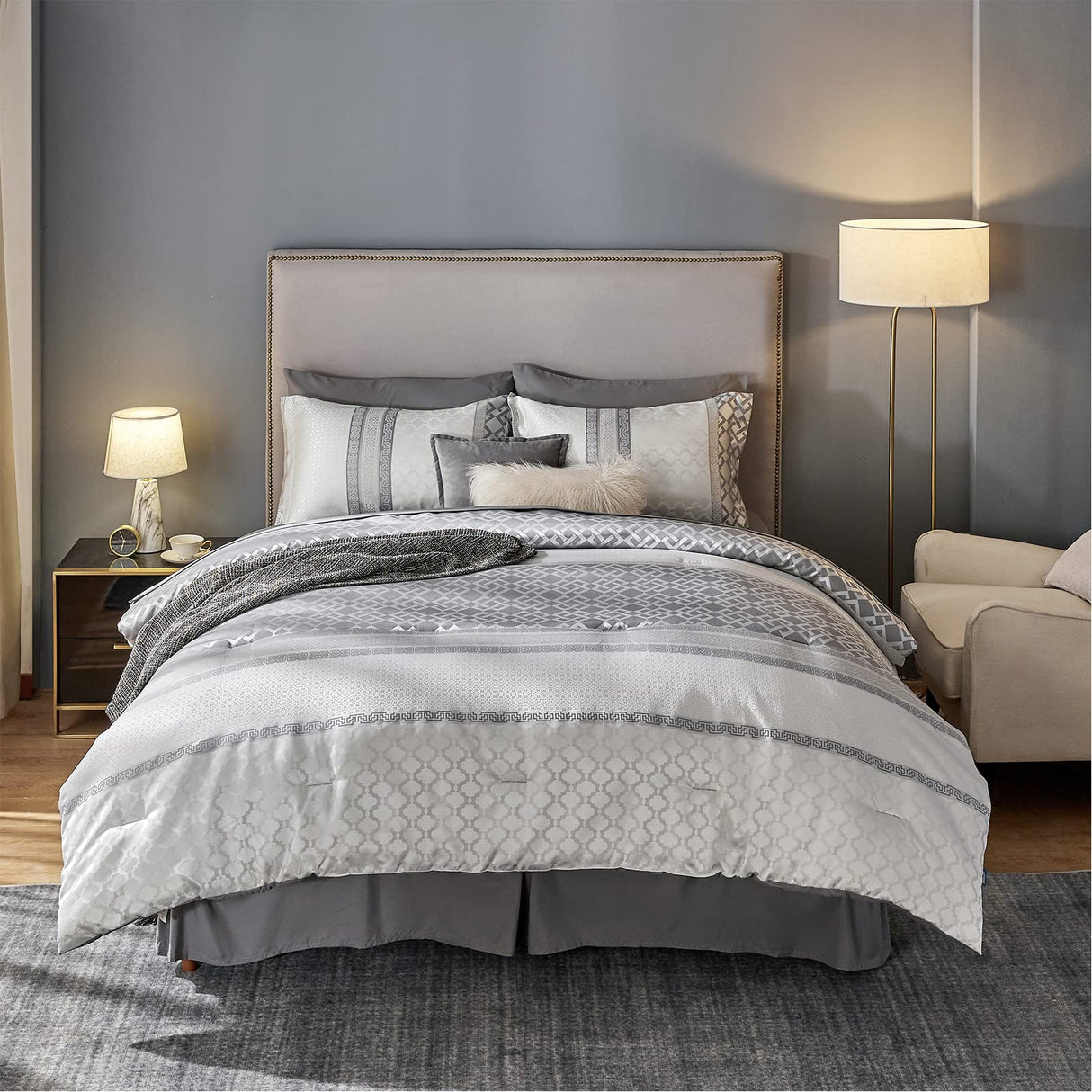 7 Pieces Hotel Style King Sized Comforter Bedding Set