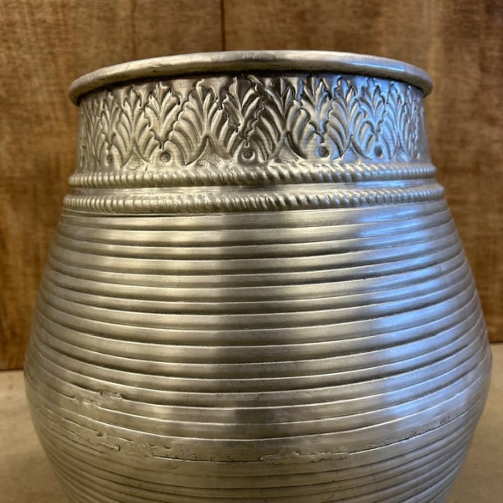 Metal Round End Table, Embossed Aluminum Drum Side Table, Silver Coffee Table