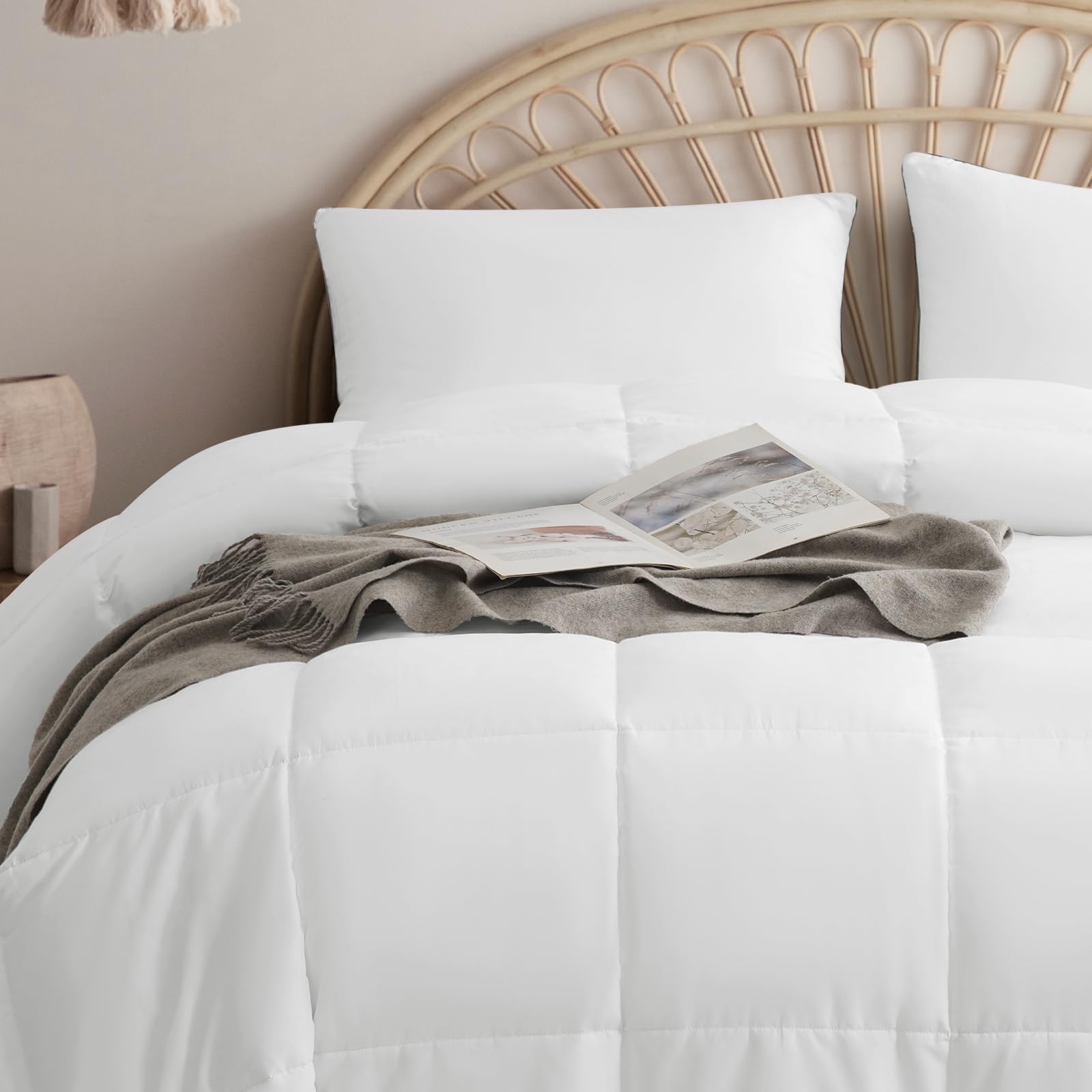 Lightweight Comforter King Size Fluffy Down Alternative Comforter, All Season White