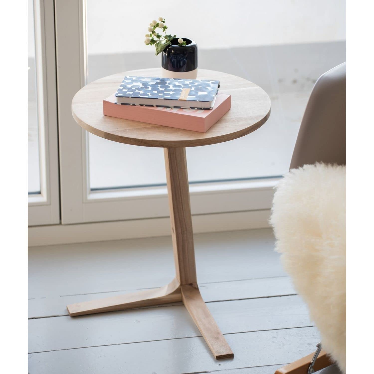Acina Side Table Round Coffee Table Made of FSC Certified Acacia Wood