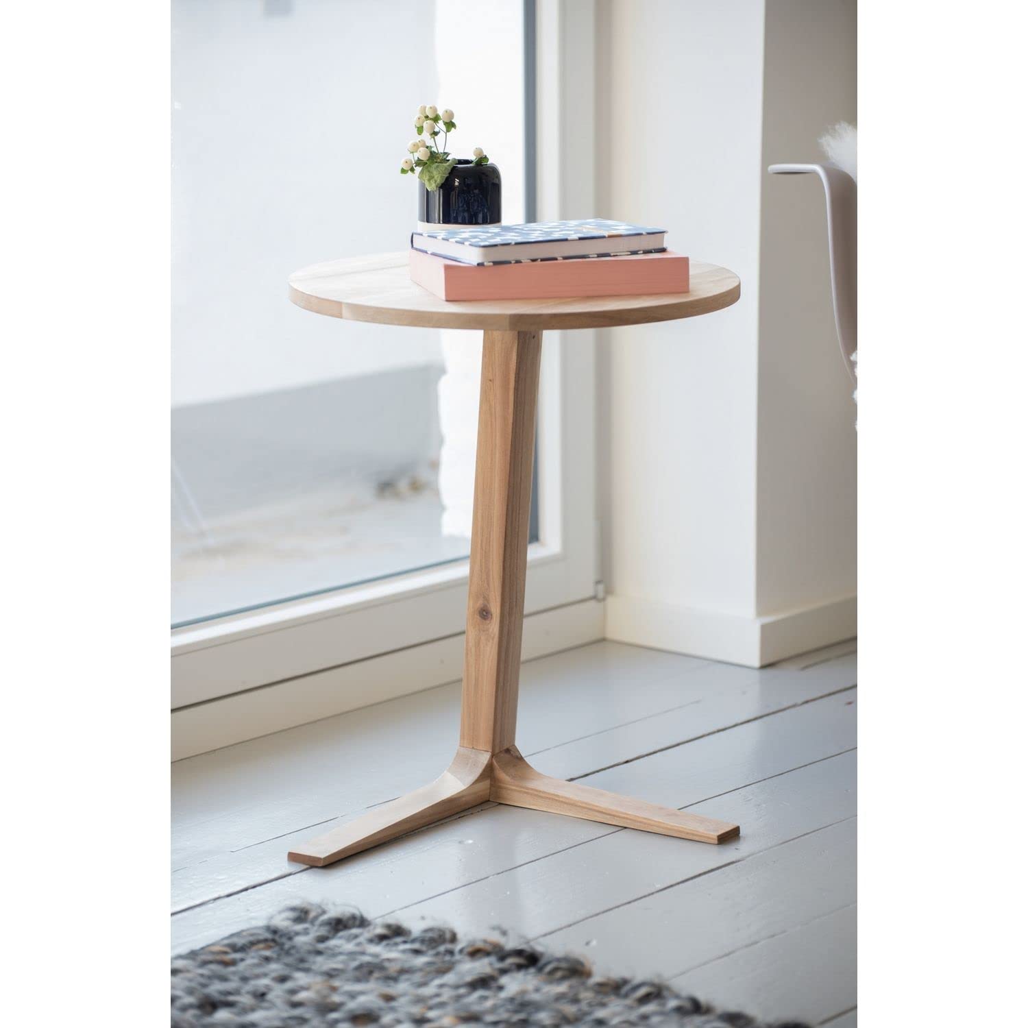 Acina Side Table Round Coffee Table Made of FSC Certified Acacia Wood