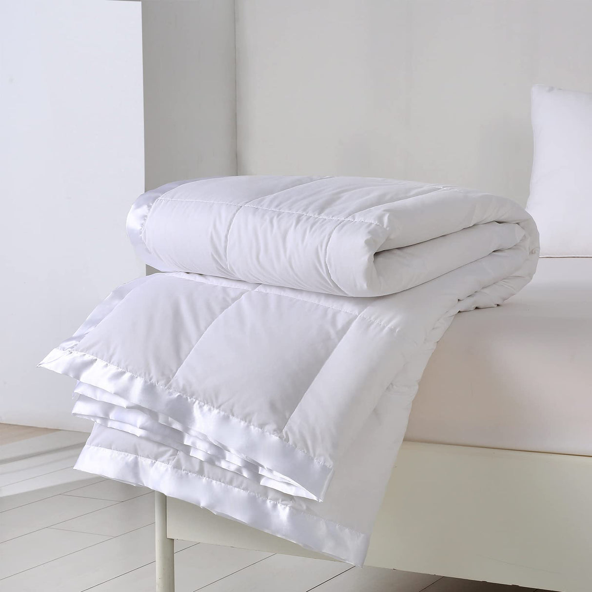 Lightweight Down Feather Fibers Blanket, Summer Cooling Down Feather Fibers Comforter Full/Queen Size