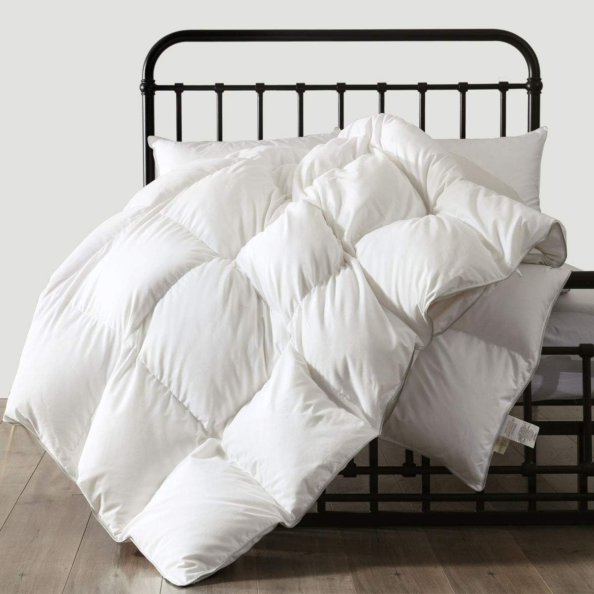 Full/Queen Lightweight All-Season Feathers Down Comforter for Warm