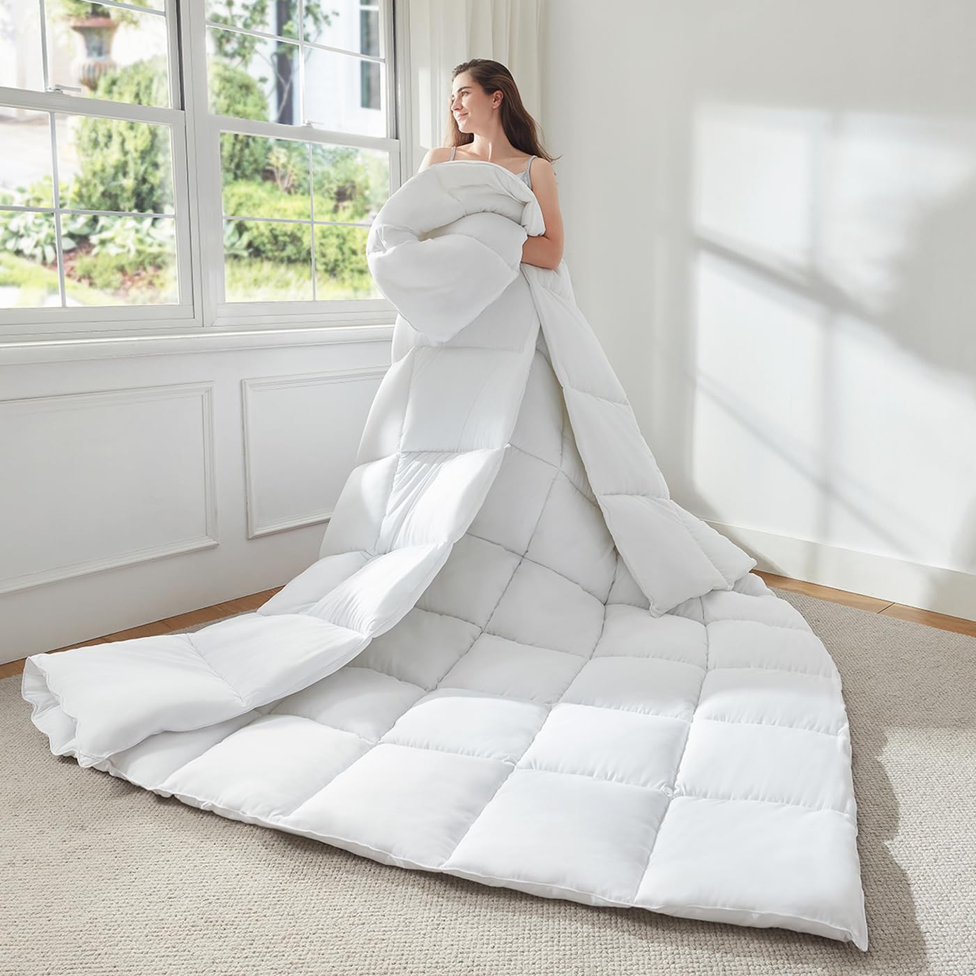 Soft Super King Comforter 120"x98", Extra Large Lightweight Quilted Down