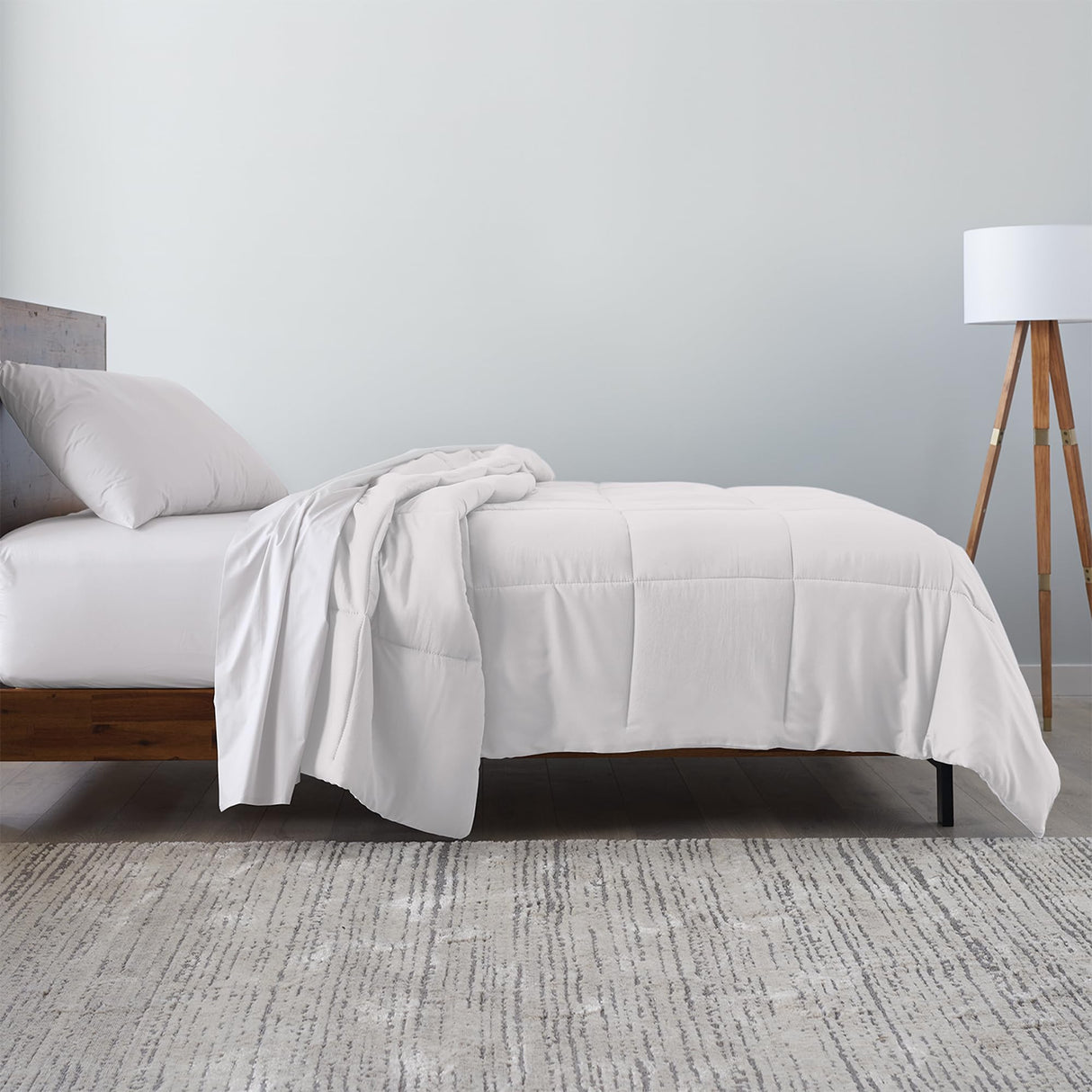 Microfiber Down-Alternative Solid Color Comforter - White - Full/Queen (90"x90")