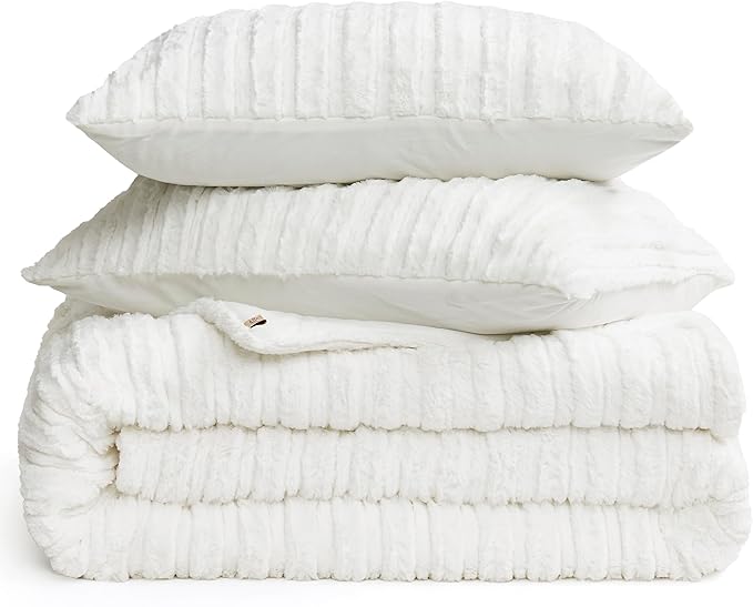 Breathable Oversized Silky Smooth Carved Stripe Pattern Faux Fur Comforter Set