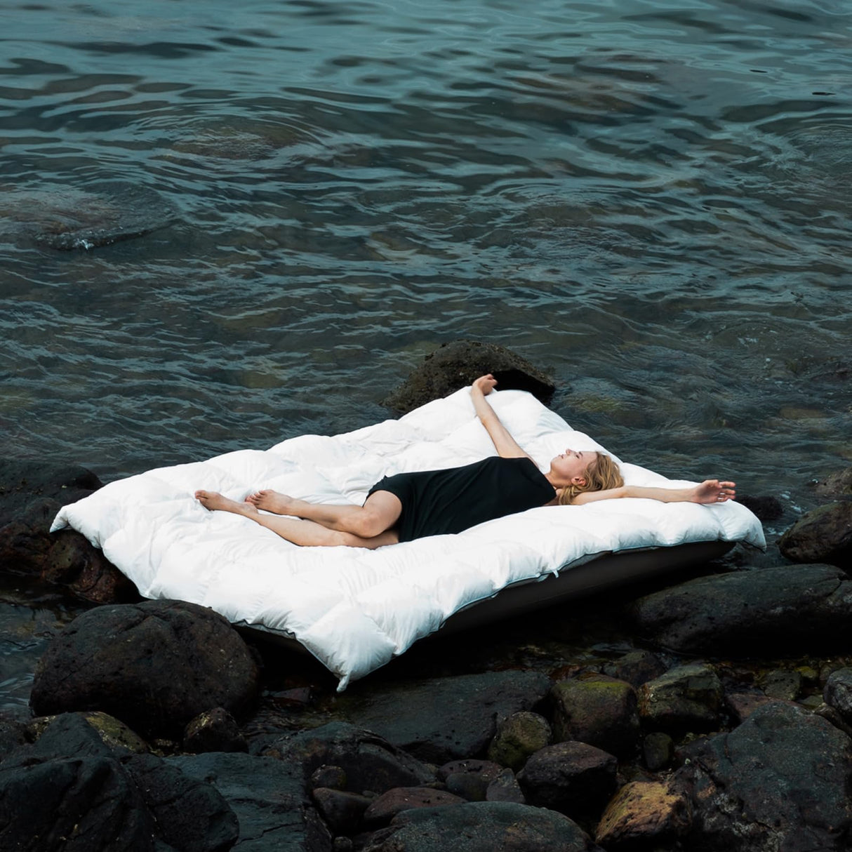 Luxury White Goose Down Comforter - Down and Feather Fiber Core for All Seasons