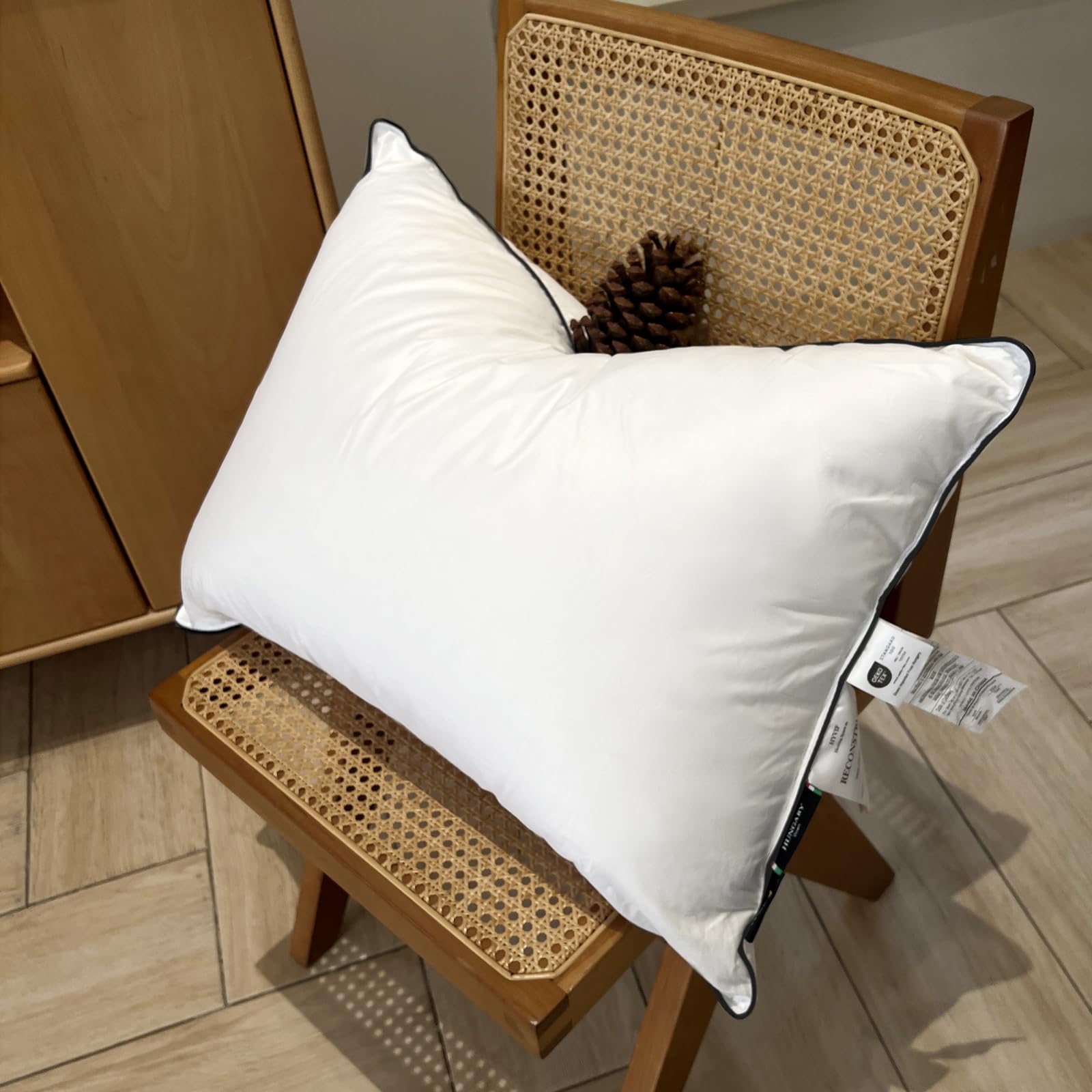 White Goose Down Pillows - 550+ Fill Power - Soft and Support Down Bed Pillow