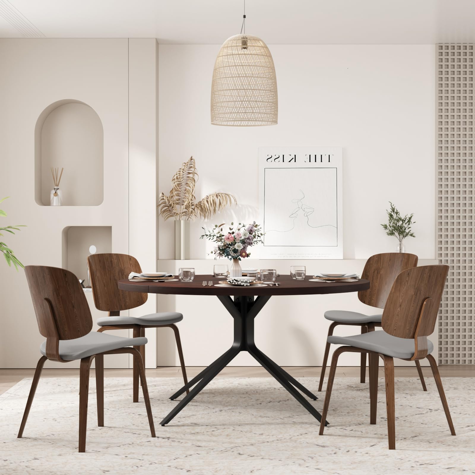 47-Inch Round Solid Wood Dining Table for 4-6 People