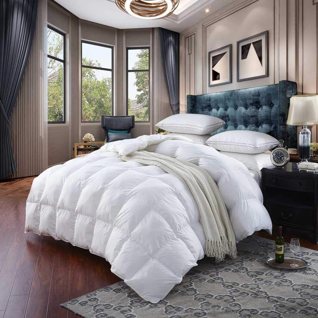 Luxurious Queen Down Comforter 750FP, White