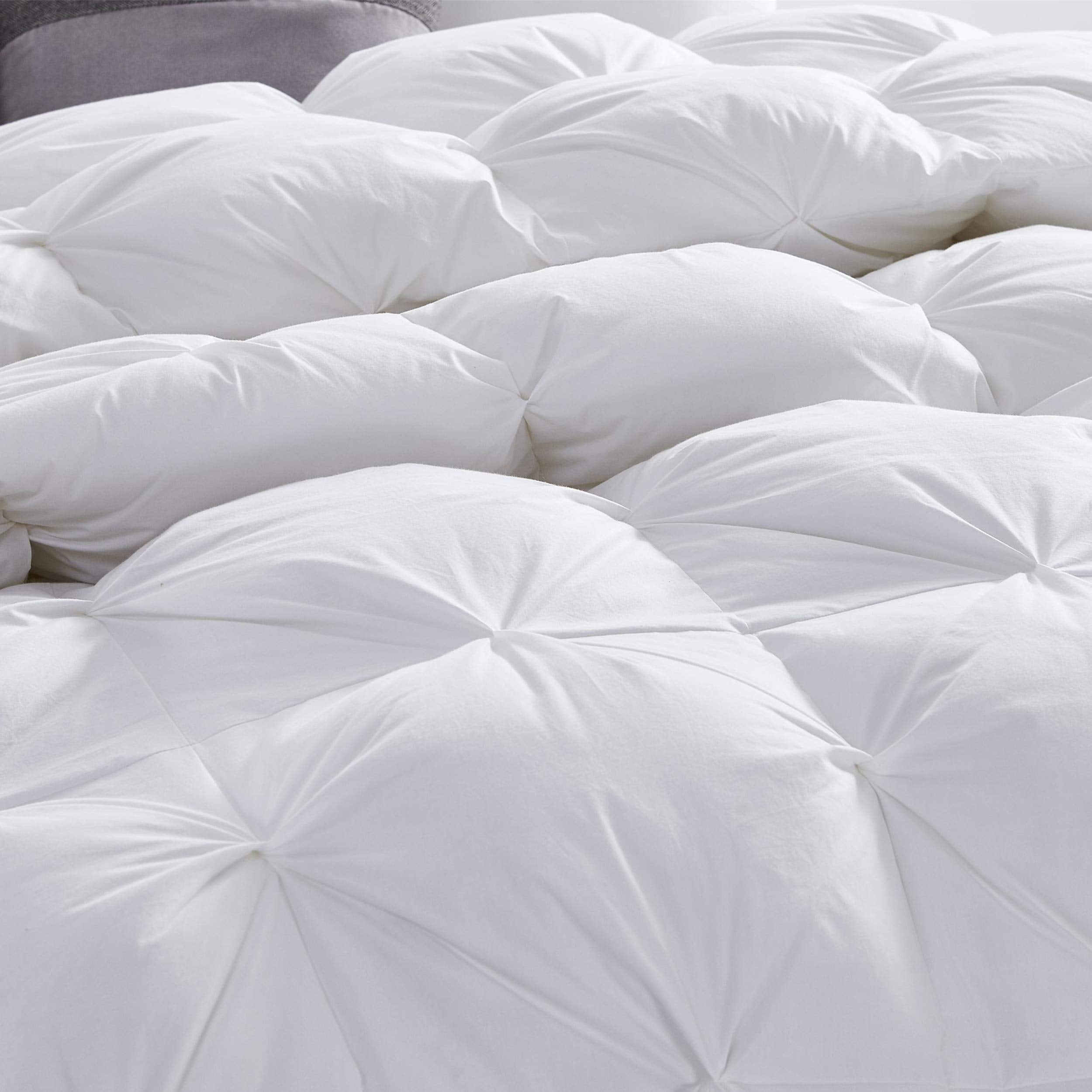 All-Season Goose Down Feather Fiber Comforter Queen Size Duvet Insert, Exquisite Pinch