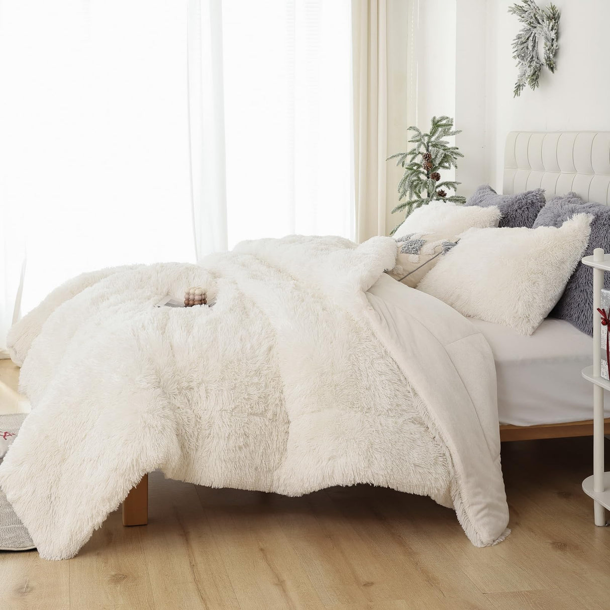 Smoofy Faux Fur Beige Comforter Set Queen Size 3Pcs Fluffy Fuzzy Plush Comforter Set Cute Soft Shaggy Velvet Double-Sided Bedding Set (1 Faux Fur Comforter + 2 Faux Fur Pillowcases)