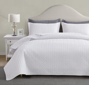 White Quilt Set Queen Size, Lightweight Bedspread Ultrasonic Chevron Pattern