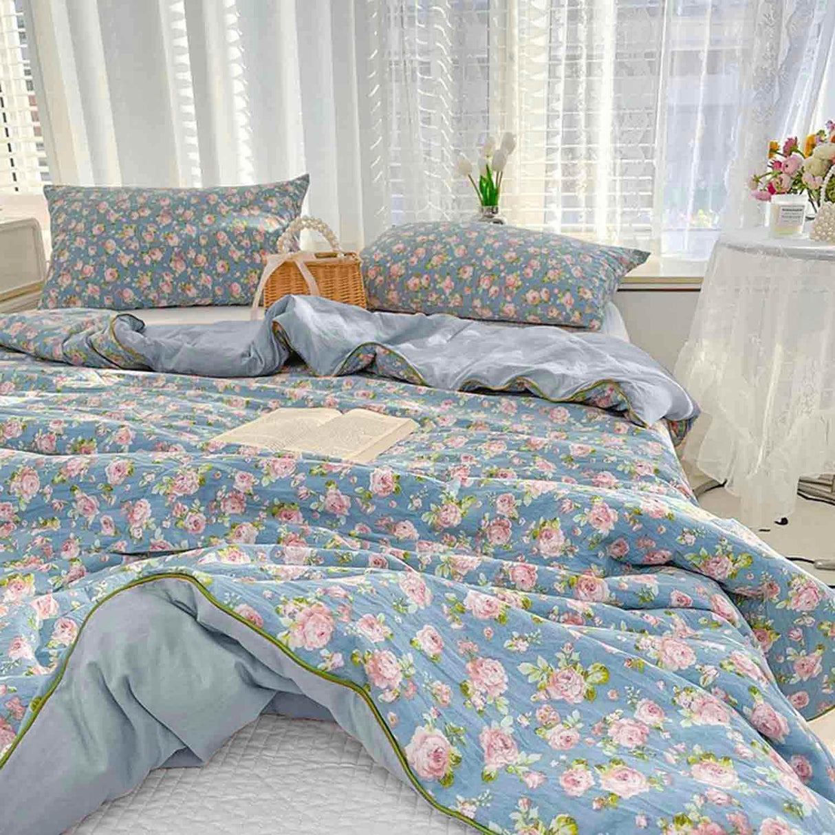 Blue Floral Queen Size Comforter Set, Pink Flower Green Leaf Print Pattern