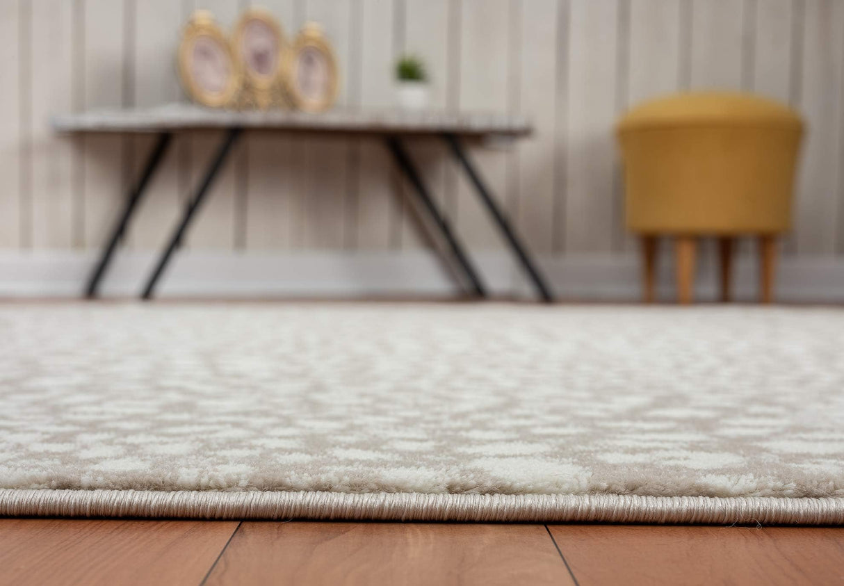 Beige Cheetah Print Area Rug 5'3" x 7'6" - Contemporary Abstract Design