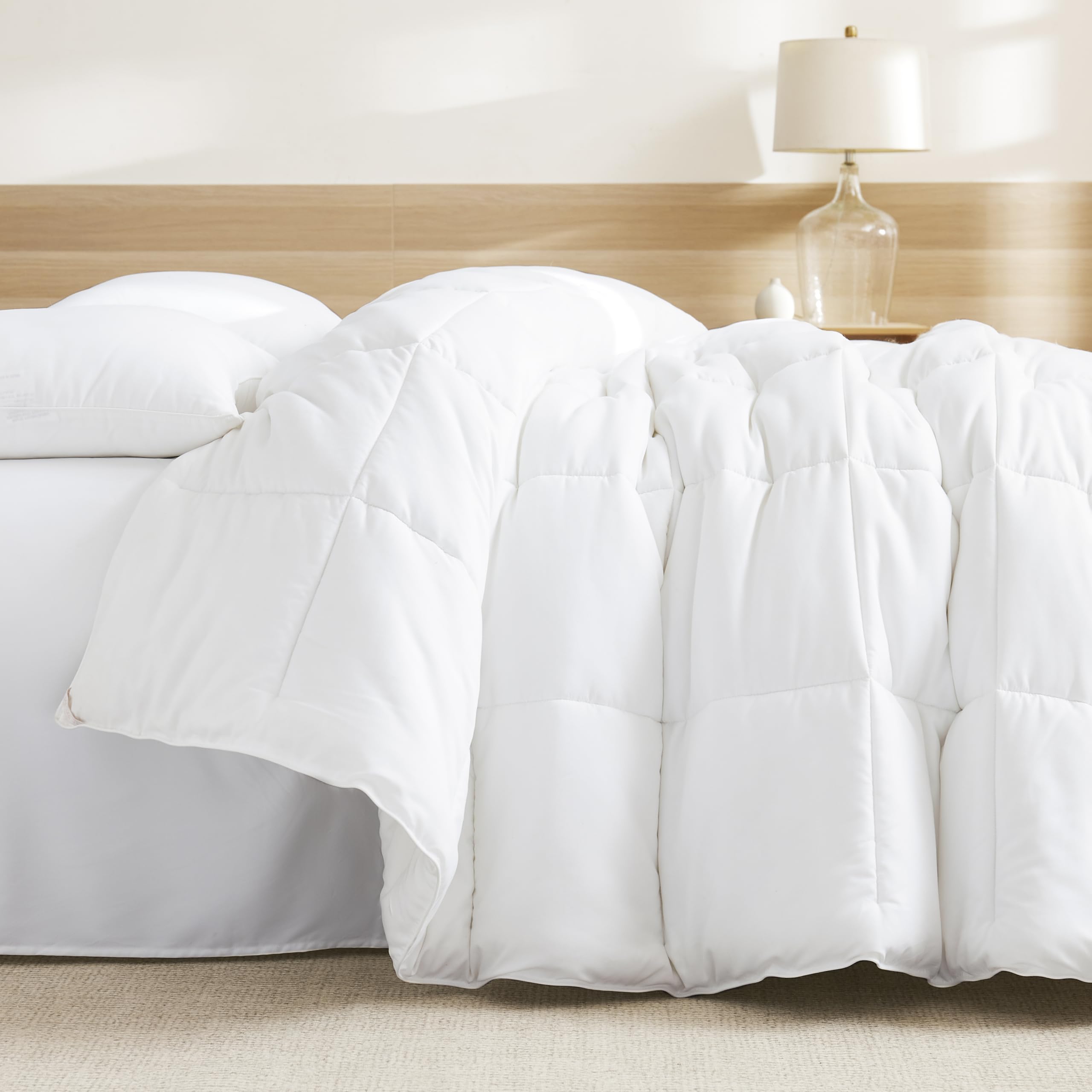23743 Aimee King Classic Comforter Hotel Quality Airy Moisture Wicking Cooling Down