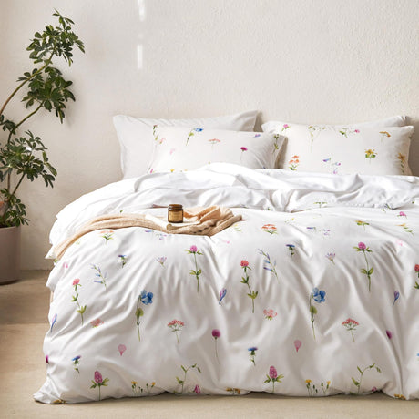 Floral Comforter Set, Cottagecore Cute Aesthetic Watercolor Tiny Flowers and Leaves,